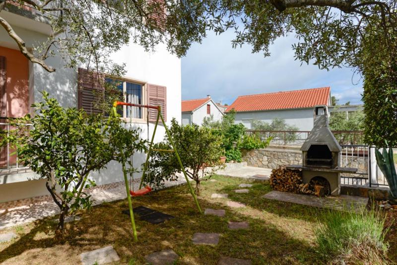 Apartments Yo Lee Bibinje Exterior photo